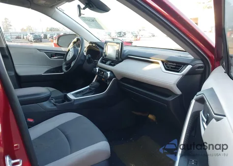 2021 Toyota Rav4 Xle z USA, uszkodzony, nr VIN 2T3W1RFV6MW148265